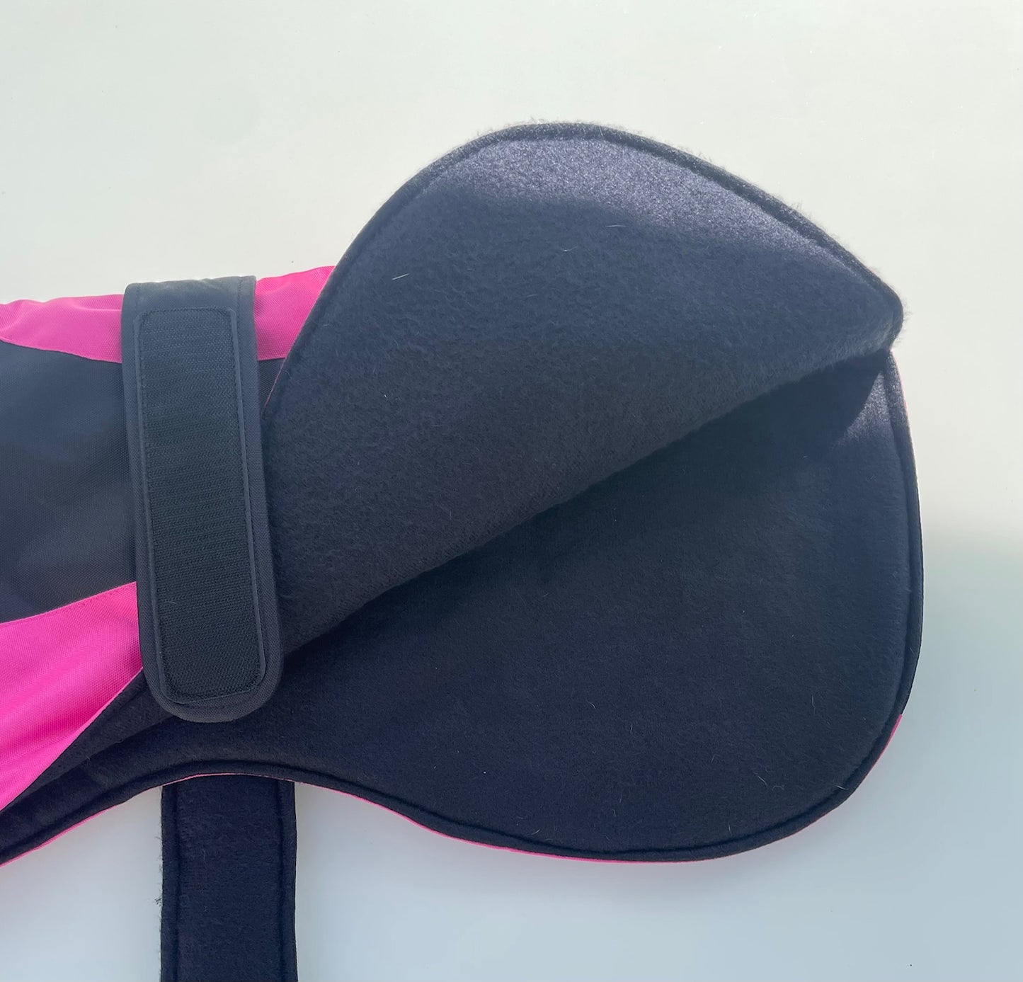 Windhond winterjas fuchsia zwart