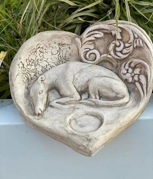 Windhond beeld met ruimte voor een waxinelichtje