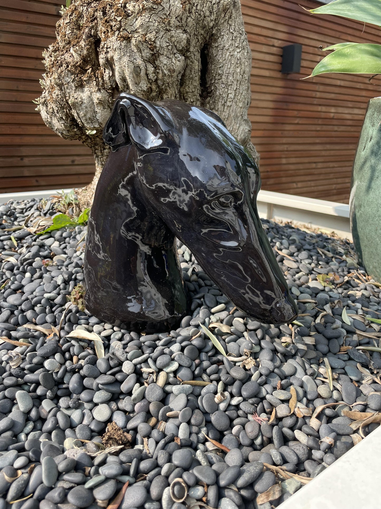 Image Greyhound - black glazed